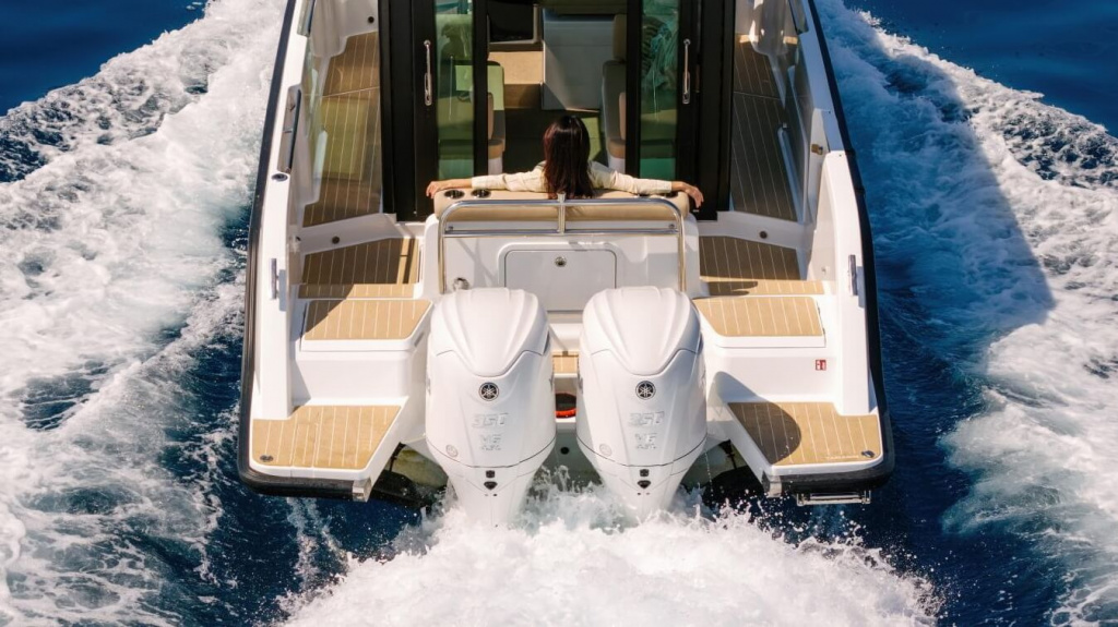 Yamarin_Aura_aquamoto23.ru_exterion_motors.jpg