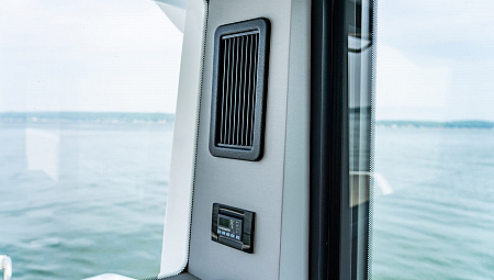 Cruisers Yachts 38 VTR EC