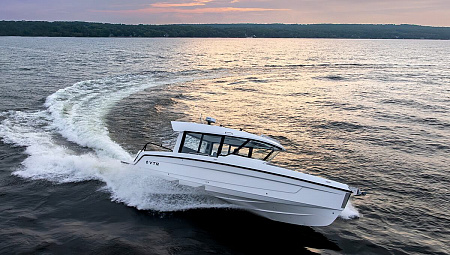 Cruisers Yachts 38 VTR EC