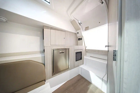 Cruisers Yachts 38 VTR EC