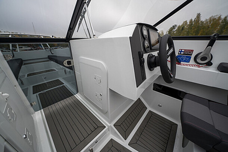 Катер AMT 210 BR