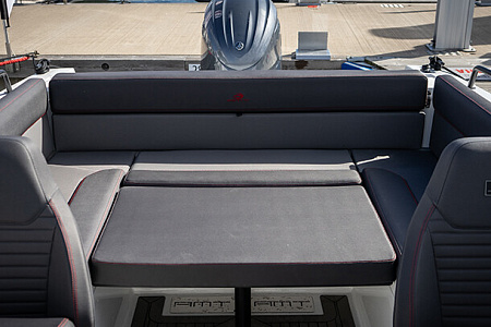 Катер AMT 210 DC