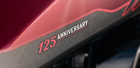 Мотоцикл Indian Challenger 125th Anniversary Edition