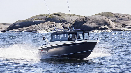Катер Yamarin Cross 60 Cabin